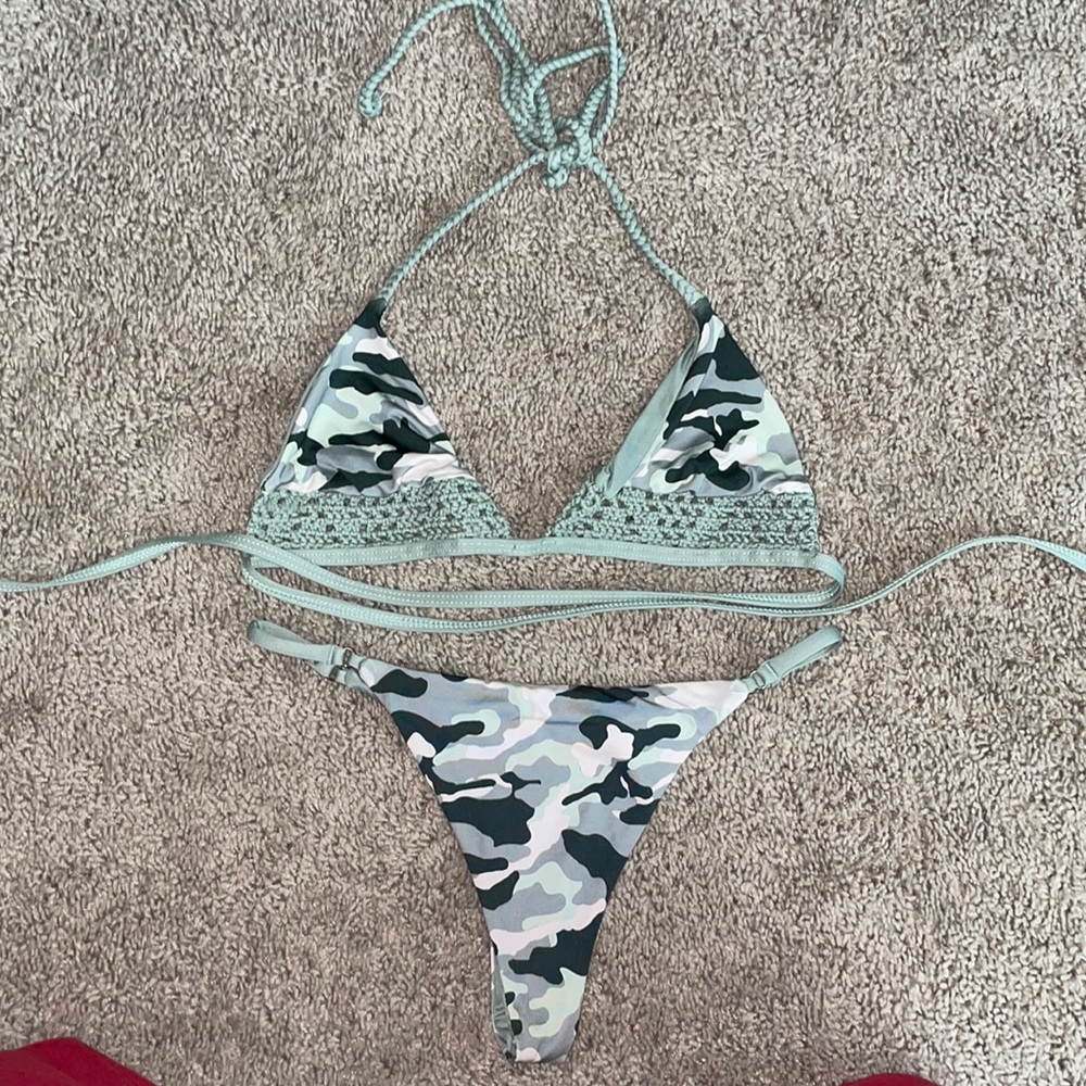 Frankie’s bikini set